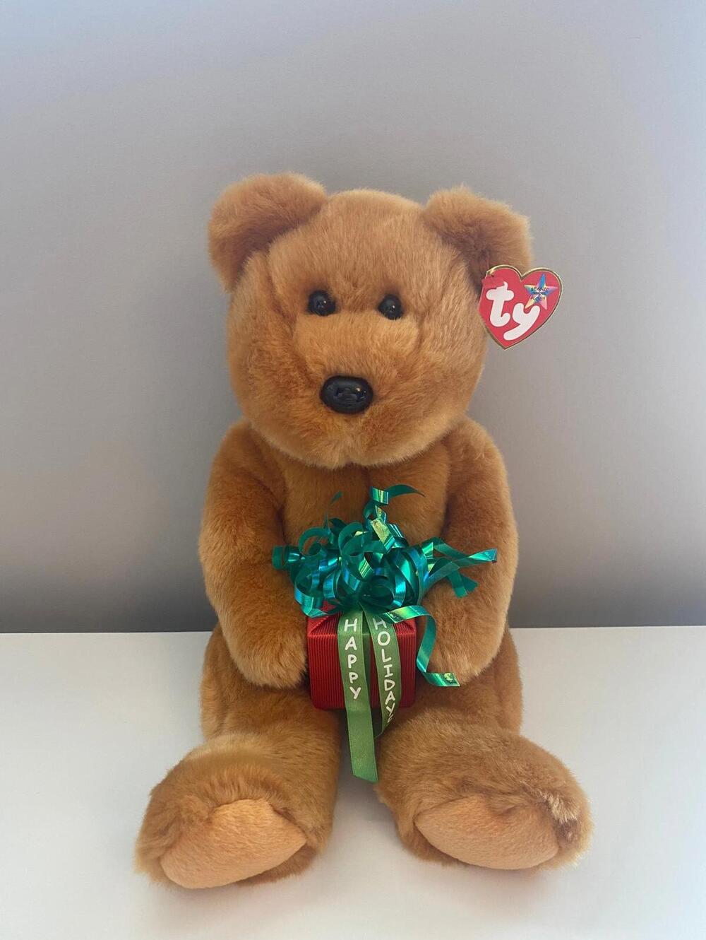 Ty Beanie Buddy “Gifts” the Holiday Bear Holding Gift / Present (13.5 inch)
